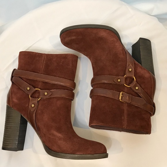 UGG Dandridge Suede Boot in Mahogany - Picture 2 of 8